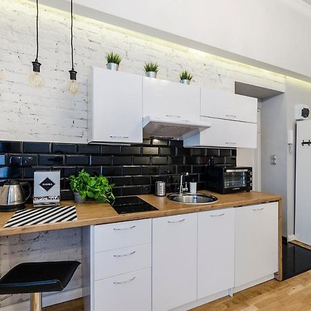 Standard Apartment On 6 Sierpnia Lodž Exteriér fotografie
