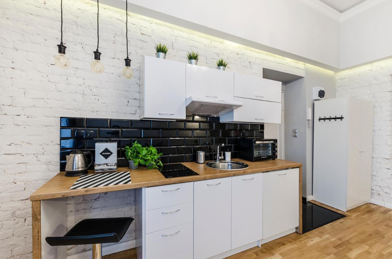 Standard Apartment On 6 Sierpnia Lodž Exteriér fotografie