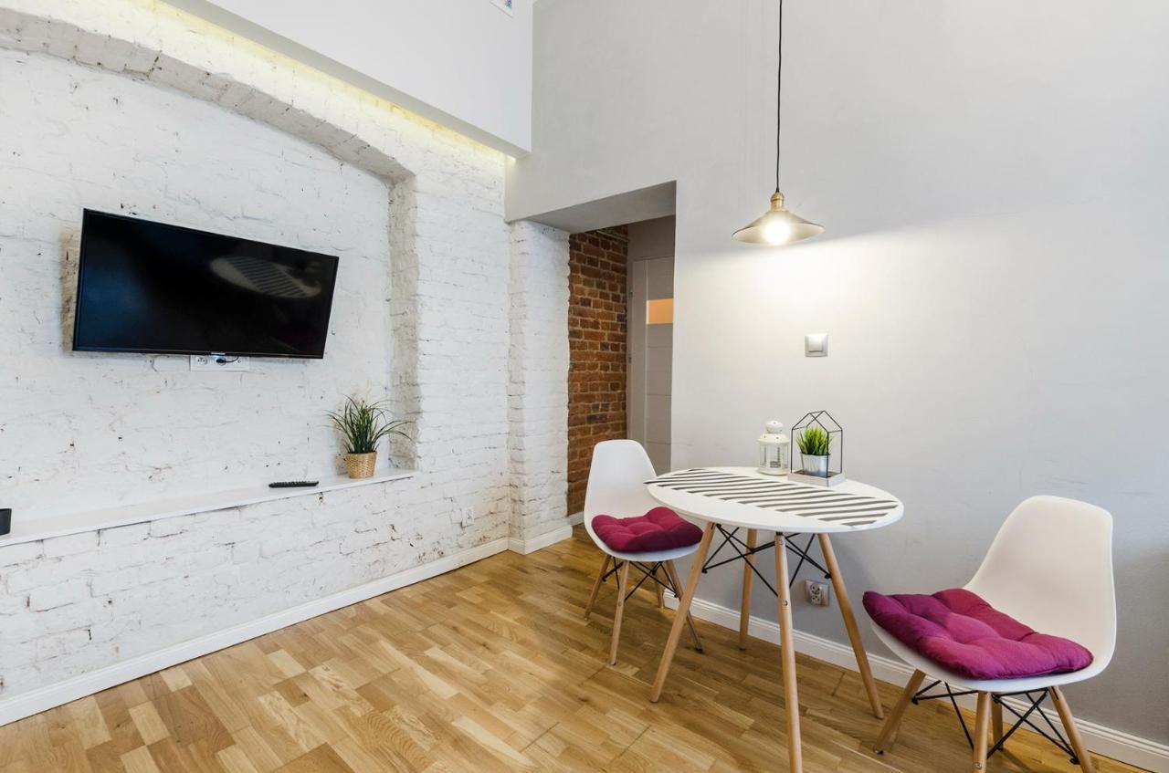 Standard Apartment On 6 Sierpnia Lodž Exteriér fotografie